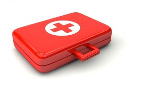 doctor-1015624_640 emergency kit